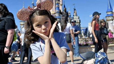 El deseo de Sofia a visitar Disney World y disfrutar de los juegos mecánicos